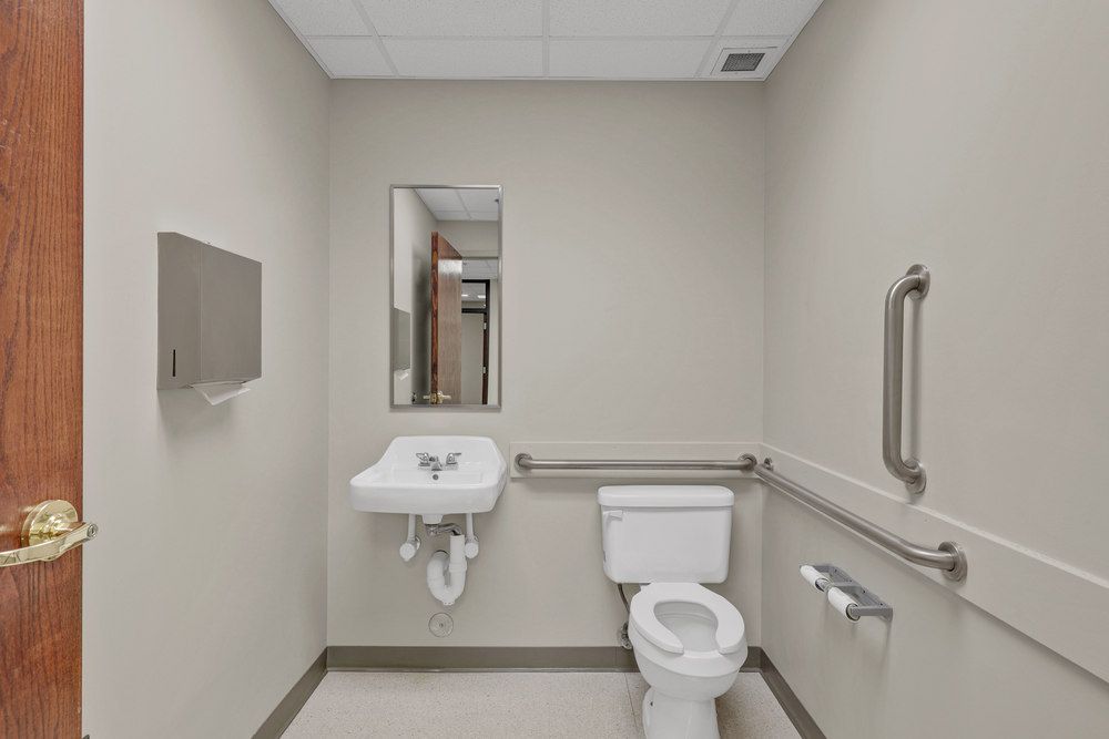 Cross Park Center: 9123 - 9131 Cross Park Drive, Knoxville, TN 37923